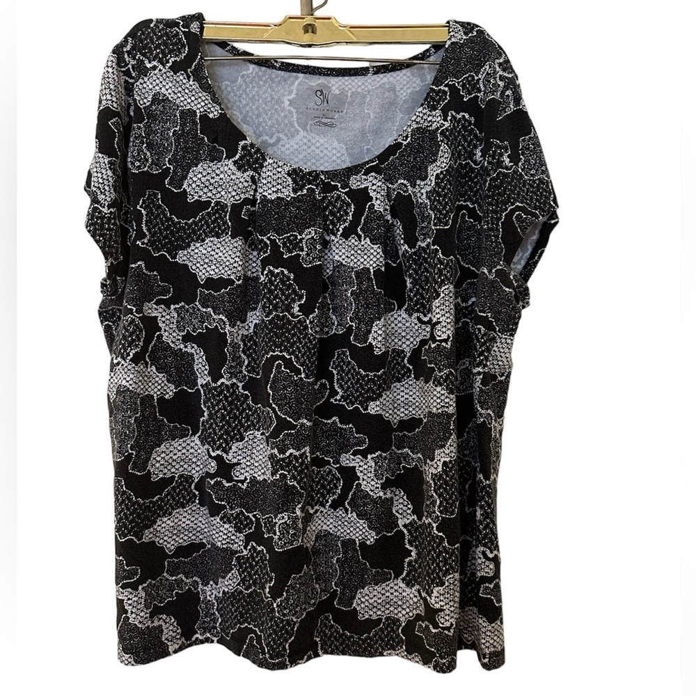 Studio works Women’s short sleeve black blouse